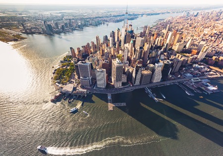 Explore NYC from the Hudson River | Metro Yacht Charters